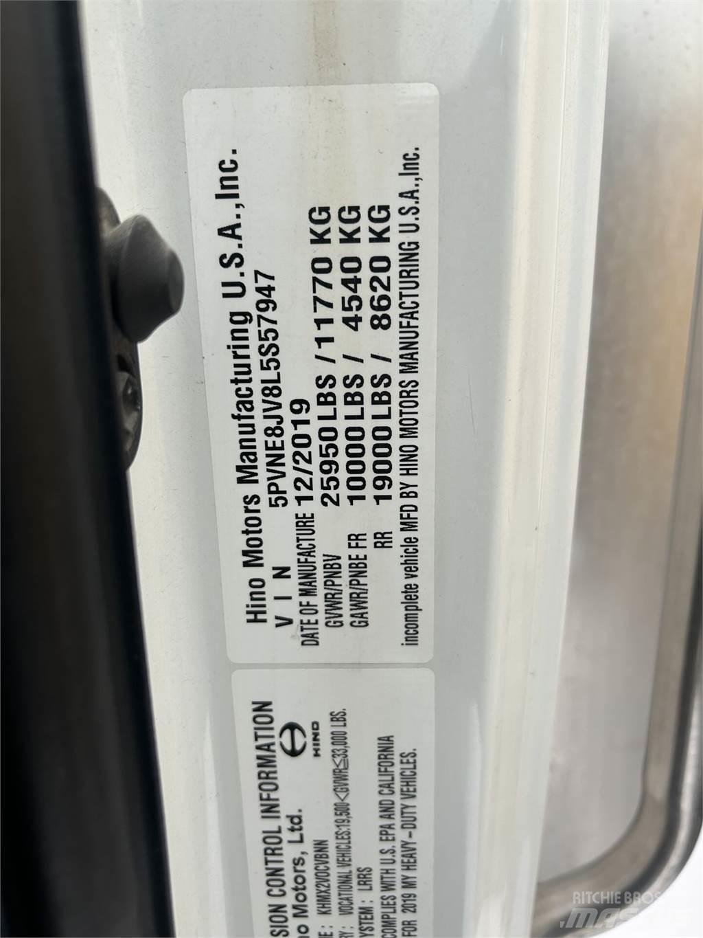 Hino 268 Tovornjaki zabojniki
