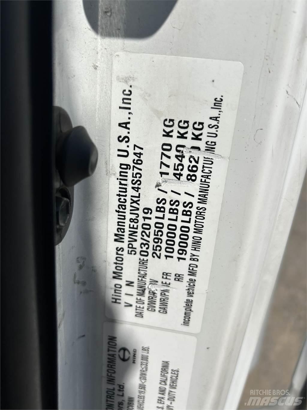 Hino 268 Tovornjaki zabojniki