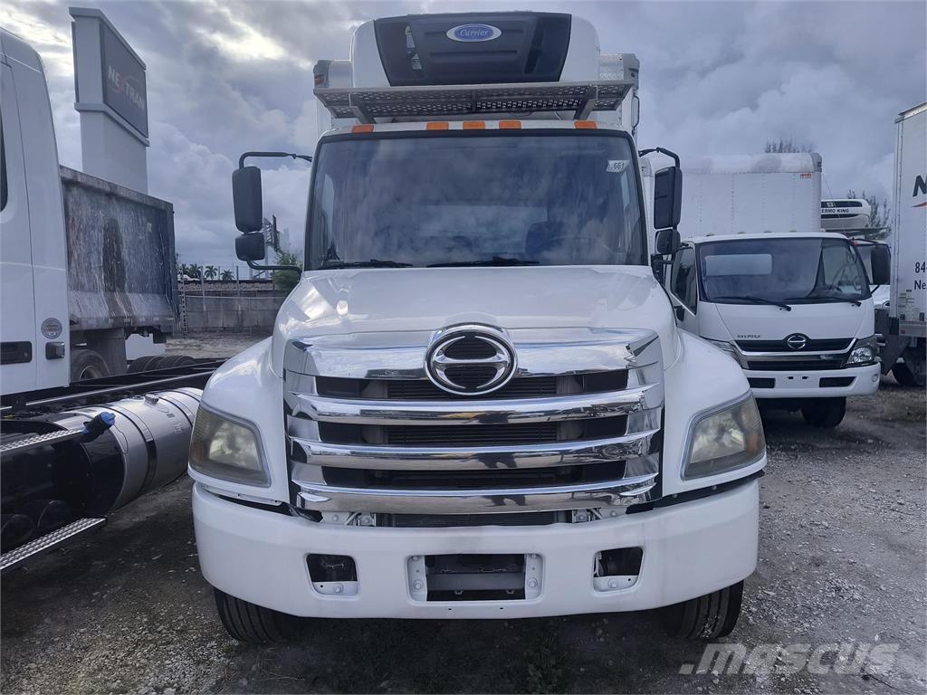 Hino 268 Tovornjaki zabojniki