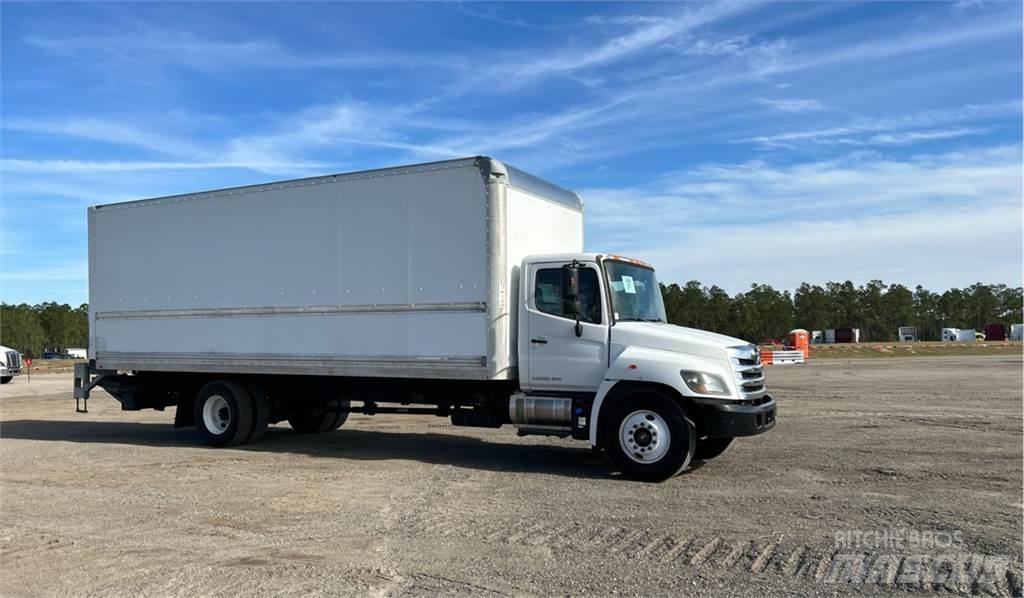 Hino 268A Tovornjaki zabojniki