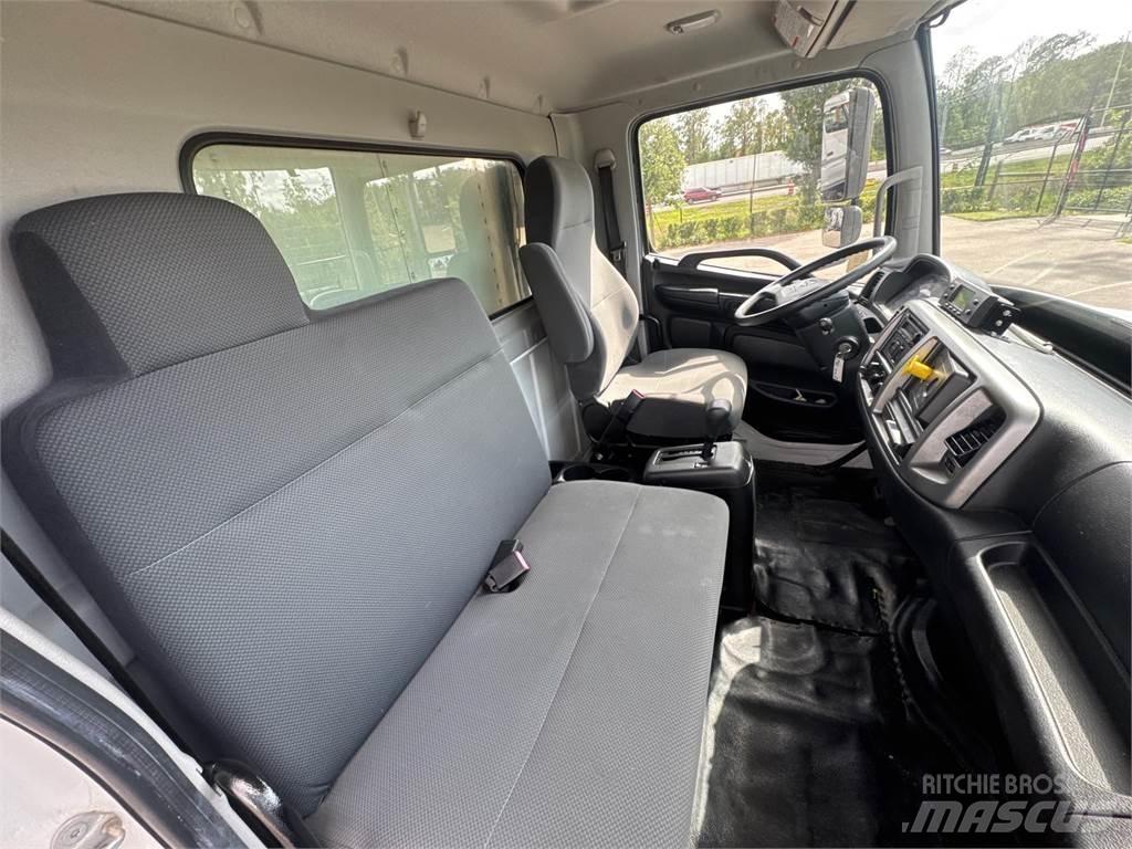 Hino 268A Tovornjaki zabojniki