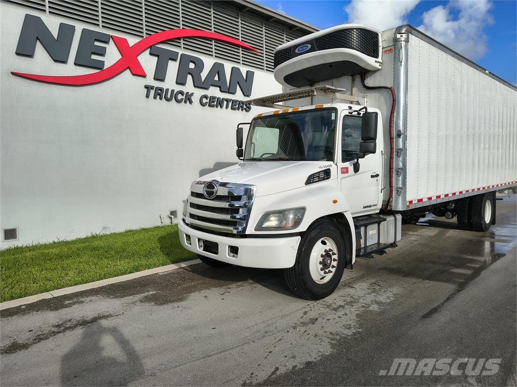 Hino 268A Tovornjaki zabojniki