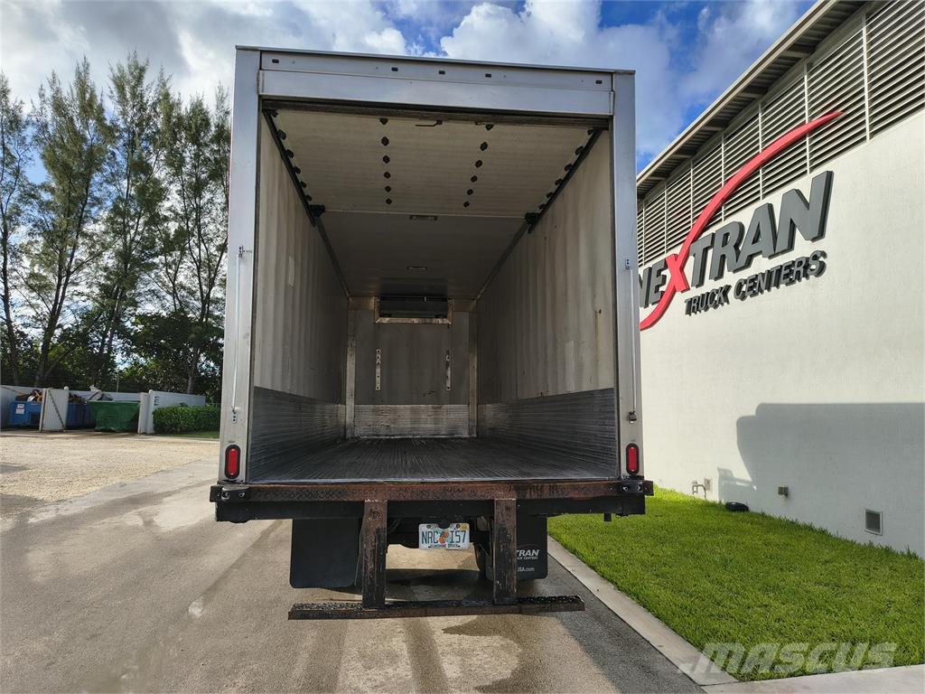Hino 268A Tovornjaki zabojniki