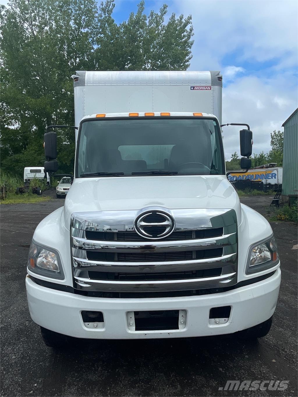 Hino 268A Tovornjaki zabojniki