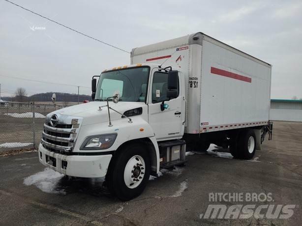 Hino 338 Tovornjaki zabojniki
