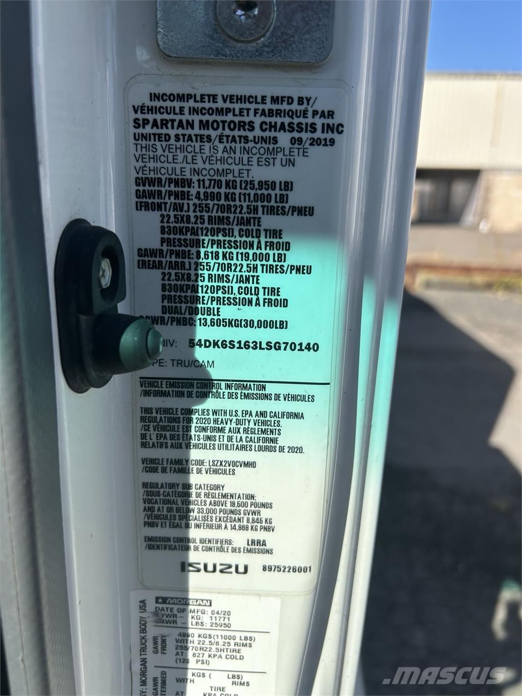 Isuzu FTR Tovornjaki zabojniki