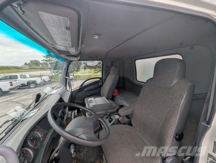 Isuzu FTR Tovornjaki zabojniki