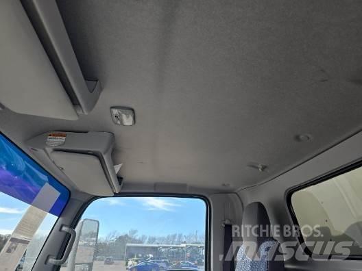 Isuzu NPR HD Tovornjaki zabojniki