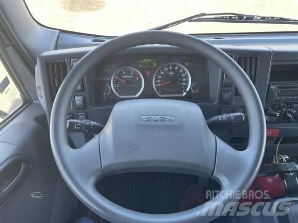 Isuzu NPR XD Tovornjaki zabojniki