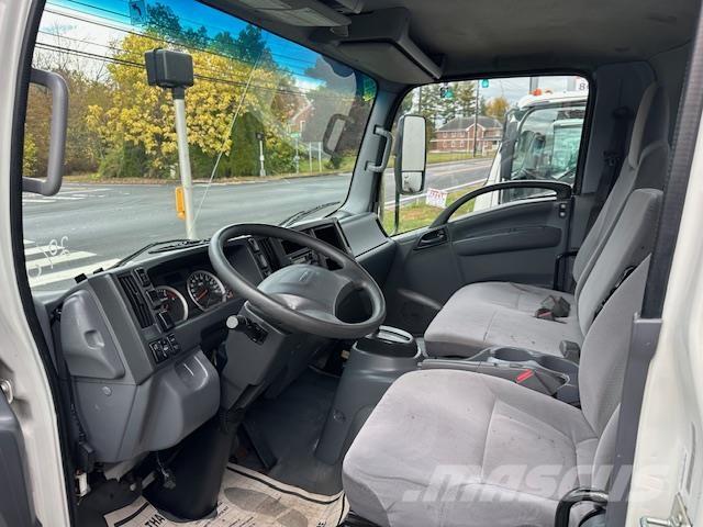 Isuzu NQR Tovornjaki zabojniki