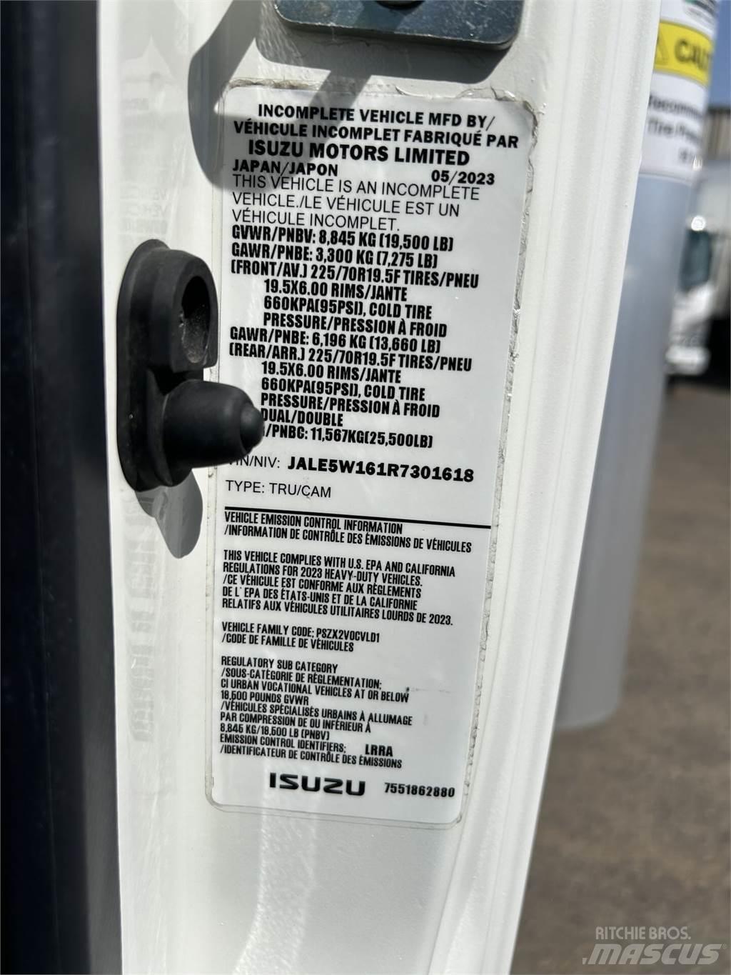 Isuzu NRR Tovornjaki zabojniki