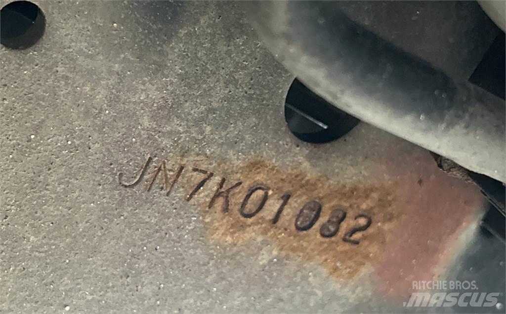 Isuzu NRR DC Tovornjaki zabojniki