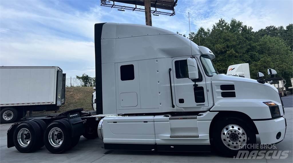 Mack AN64T Vlačilci