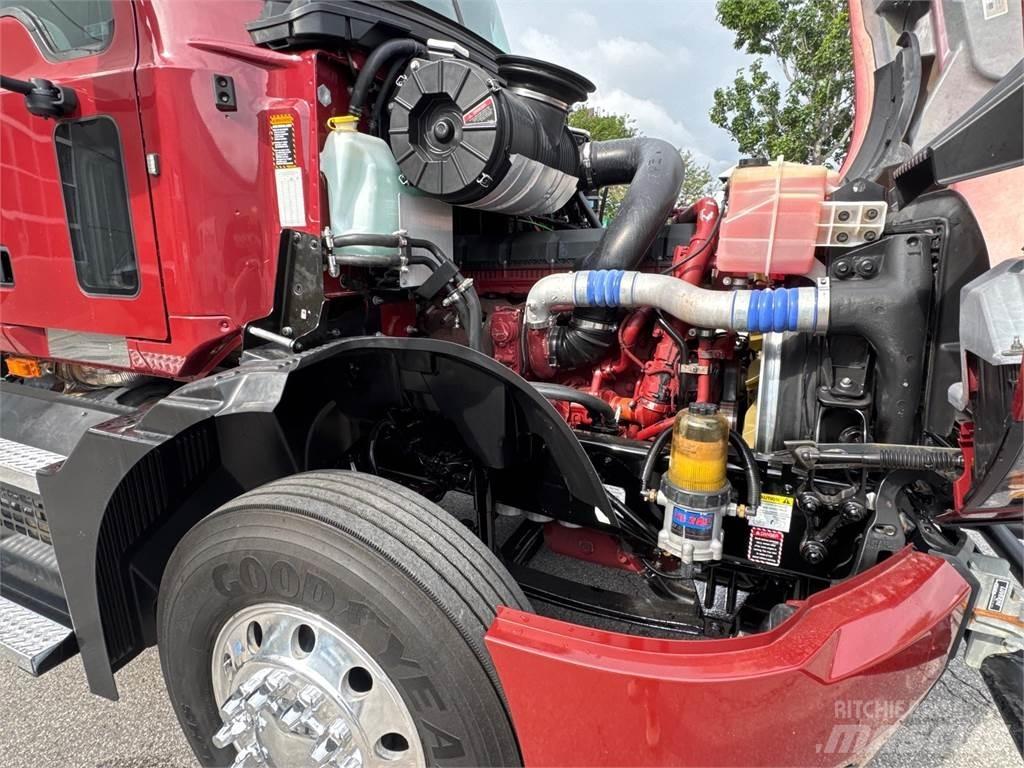 Mack AN64T Vlačilci