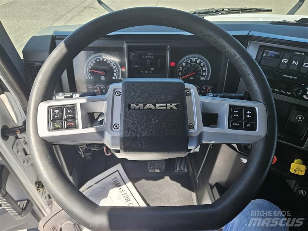 Mack AN64T Vlačilci