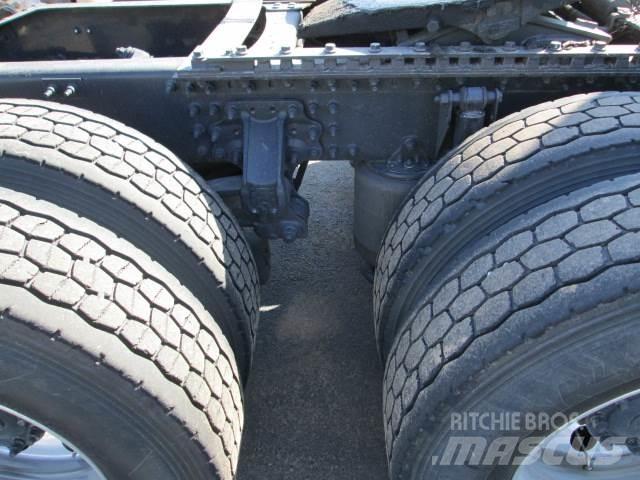 Mack AN64T Vlačilci