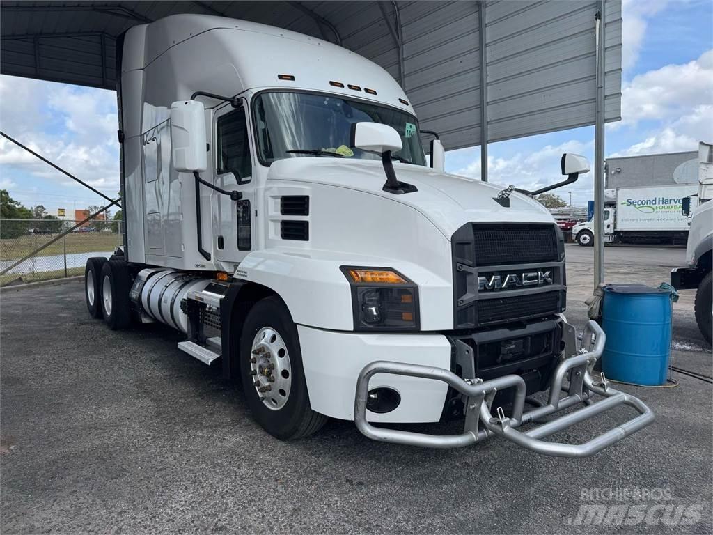 Mack AN64T Vlačilci