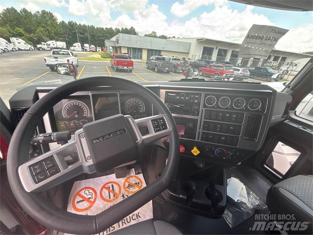 Mack AN64T Vlačilci