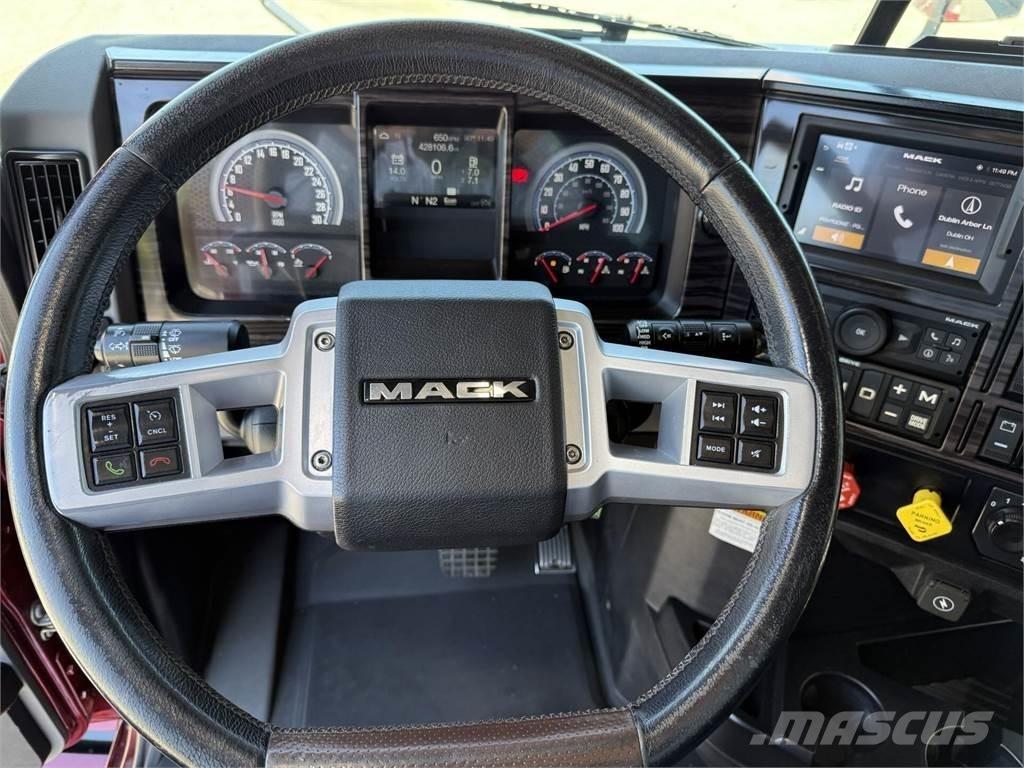 Mack AN64T Vlačilci