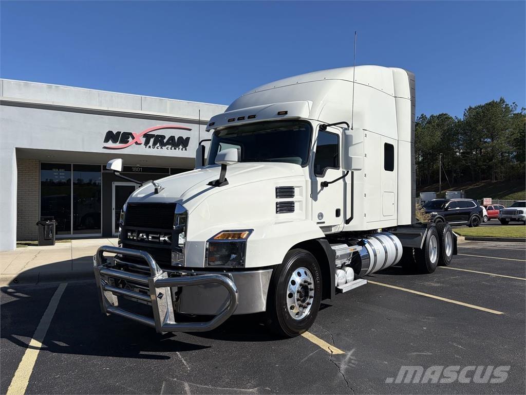 Mack AN64T Vlačilci