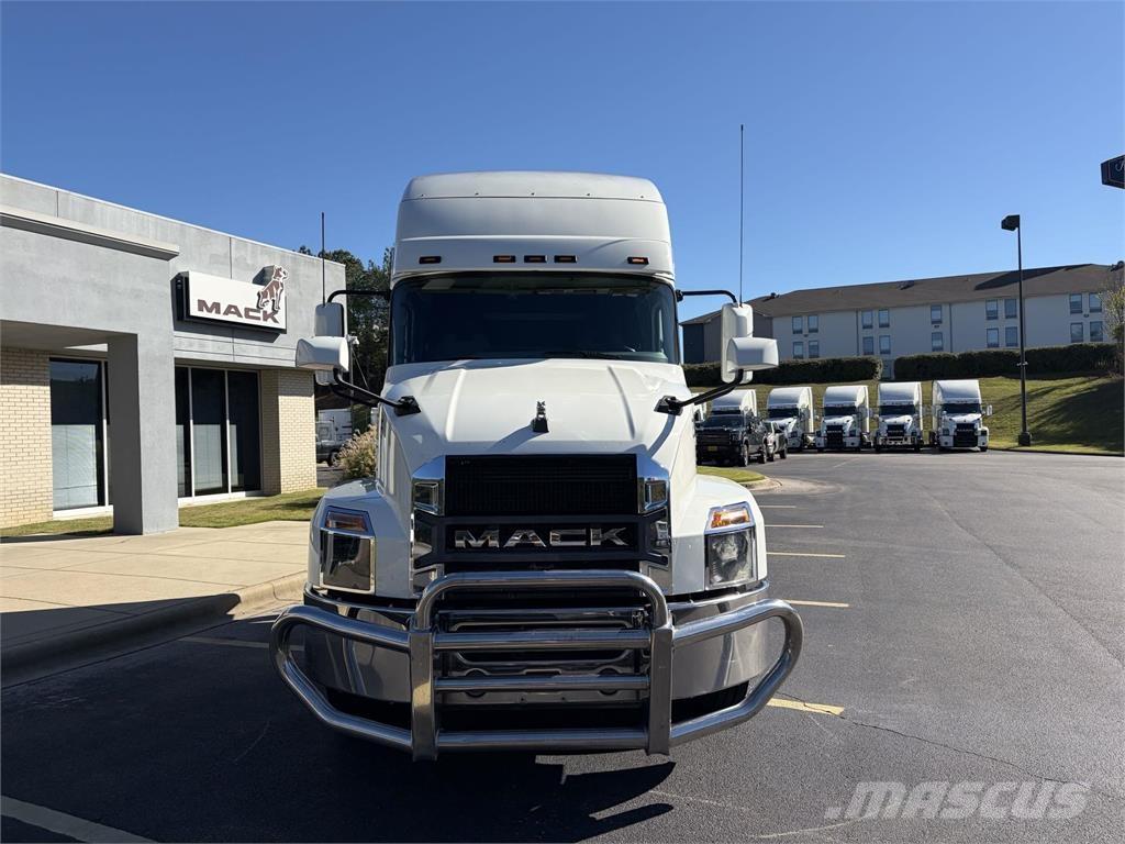 Mack AN64T Vlačilci