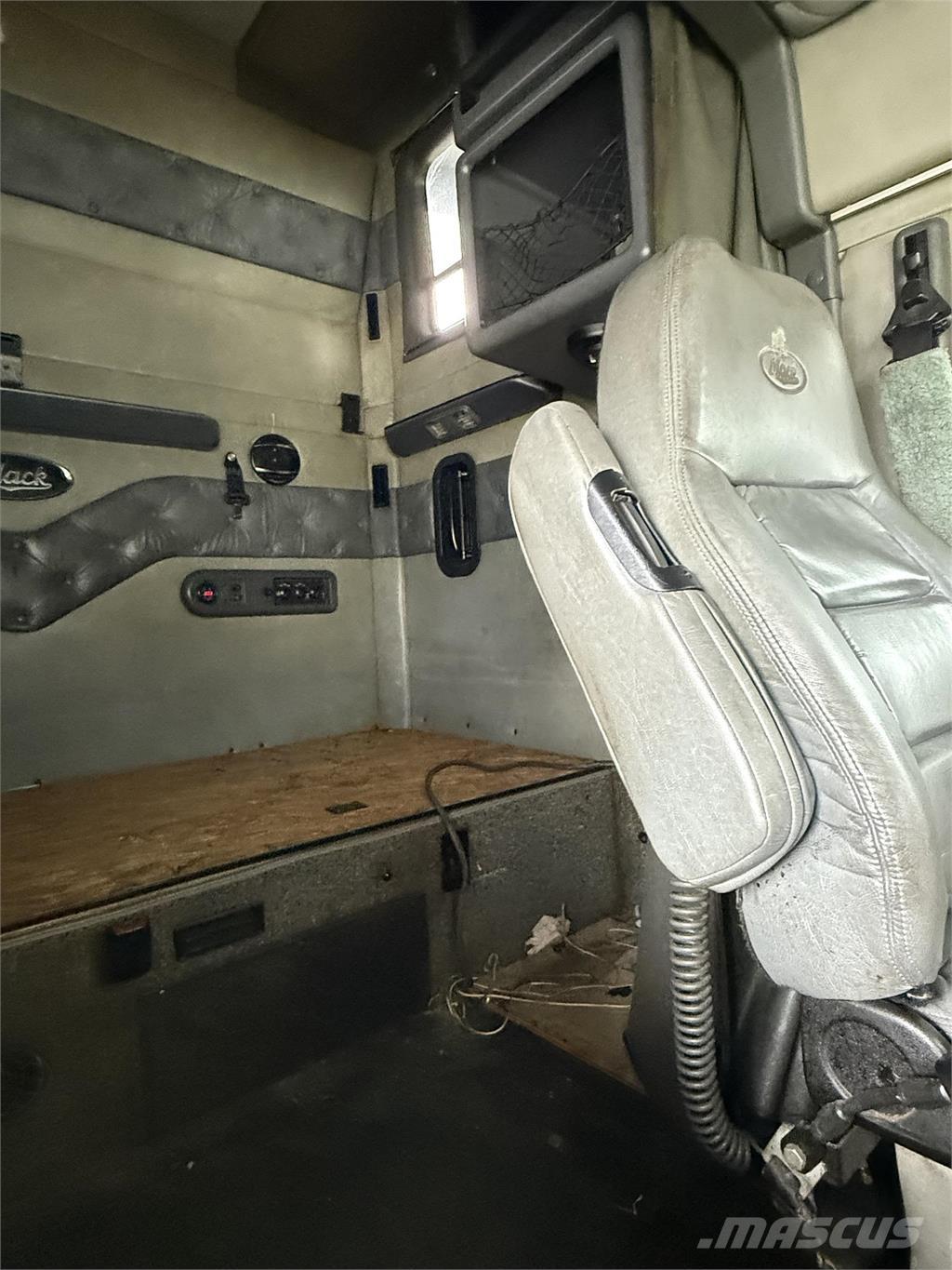 Mack CXU613 Vlačilci