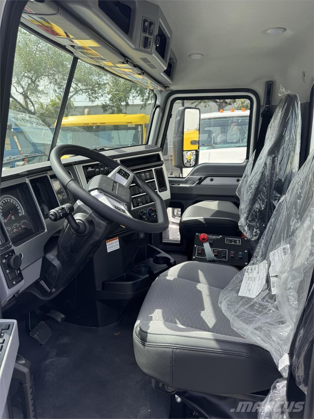 Mack GR64B Avtomešalci za beton