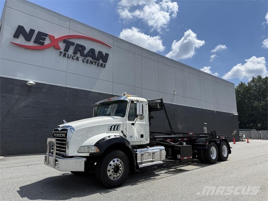 Mack GR64B Drugi tovornjaki