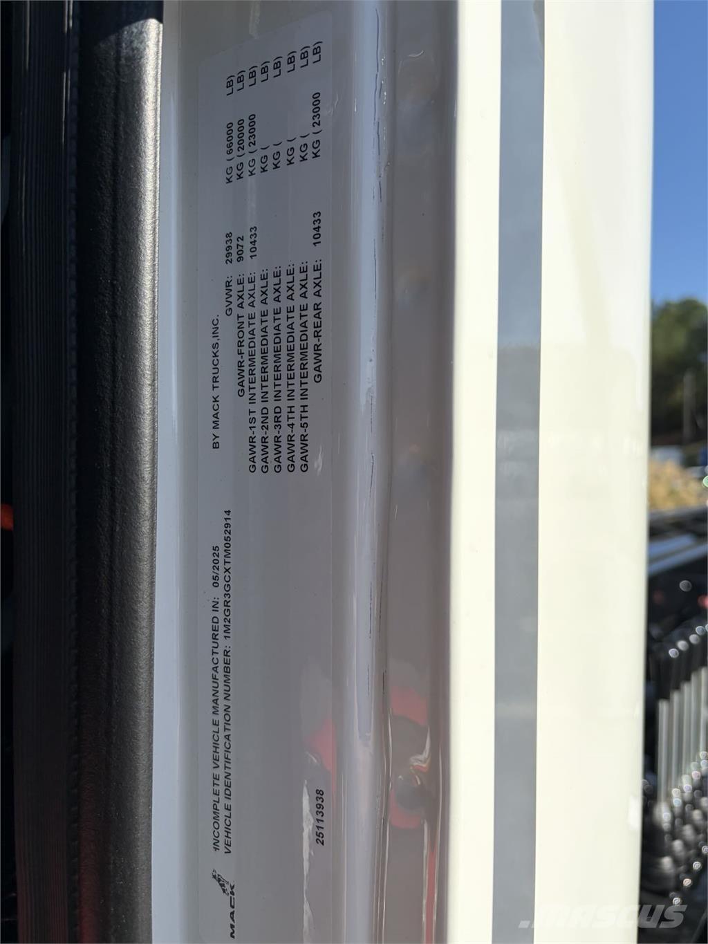 Mack GR64B Drugi tovornjaki