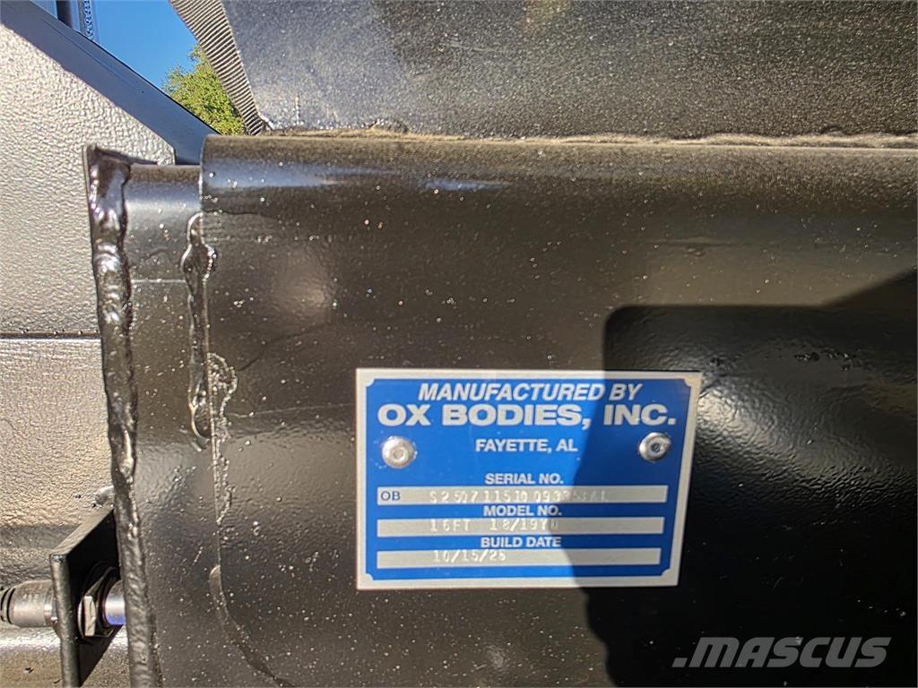 Mack GR64B Kiper tovornjaki