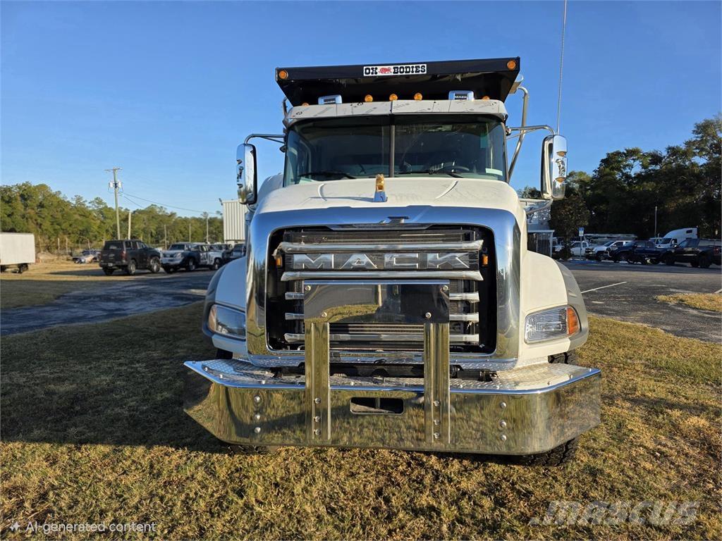 Mack GR64B Kiper tovornjaki