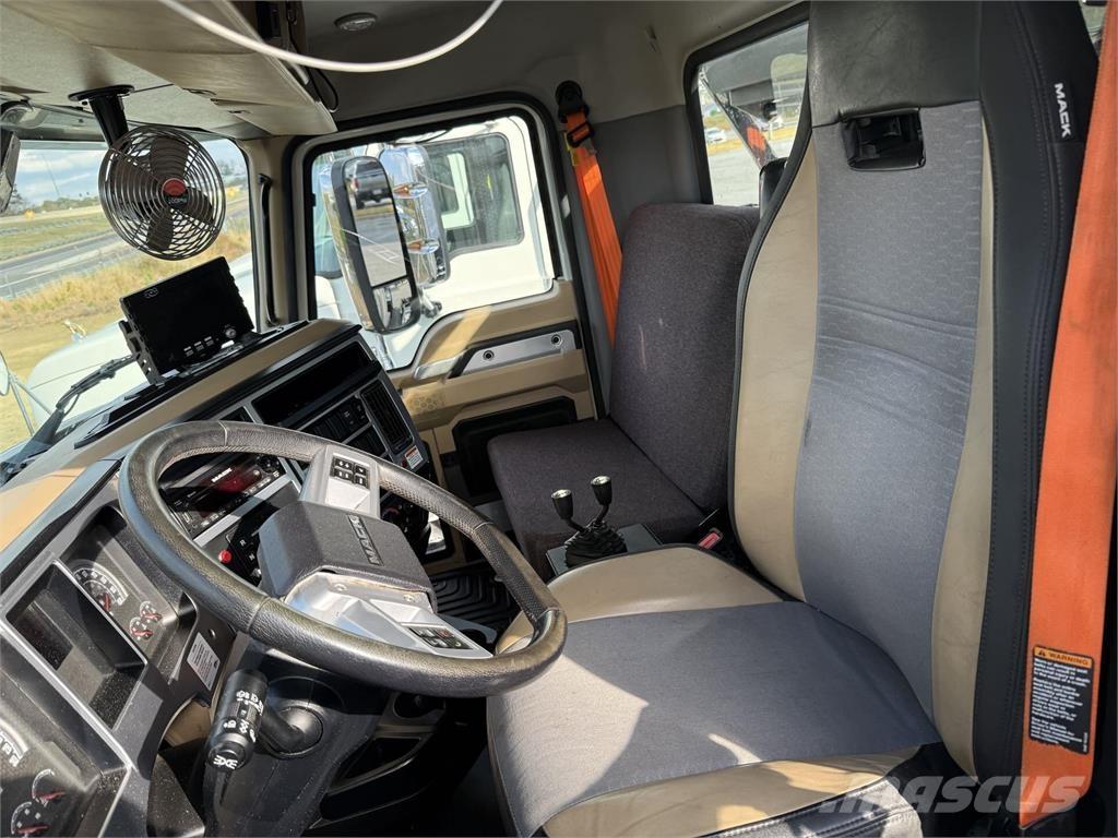 Mack GR64BR Drugi tovornjaki