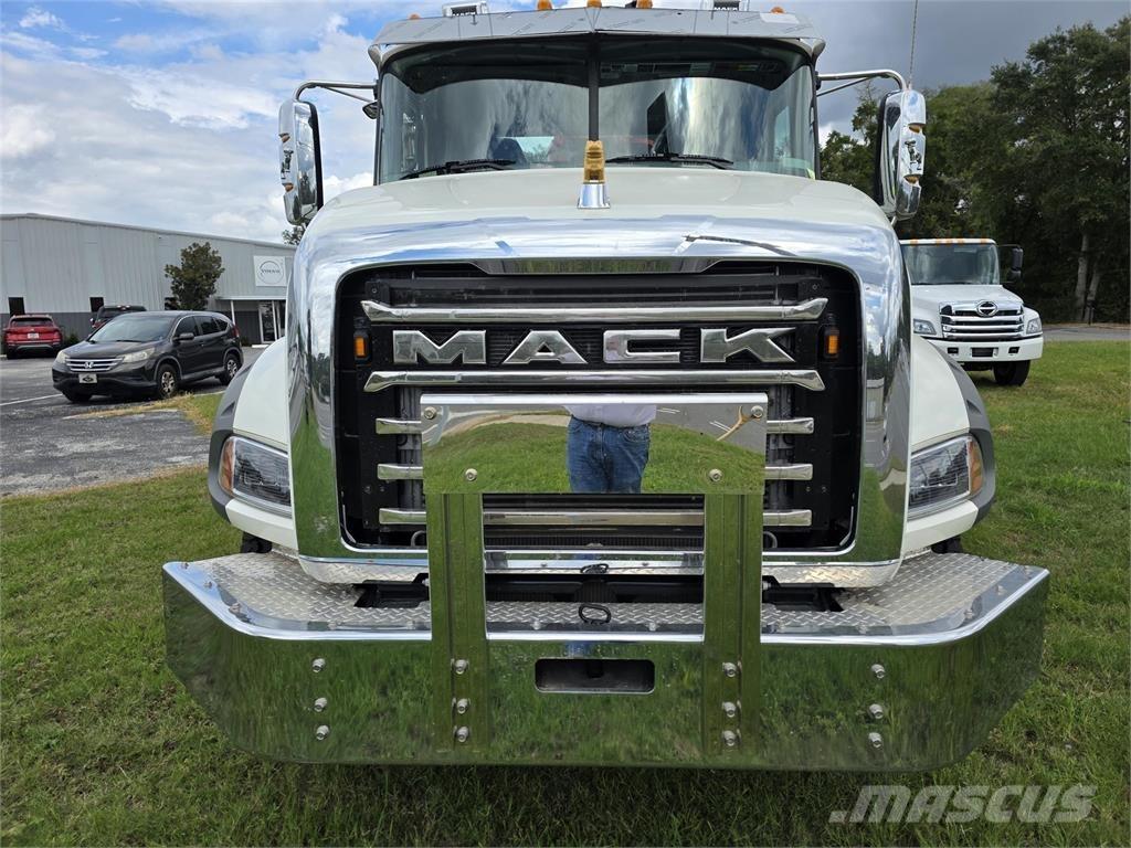Mack GR64BR Kiper tovornjaki