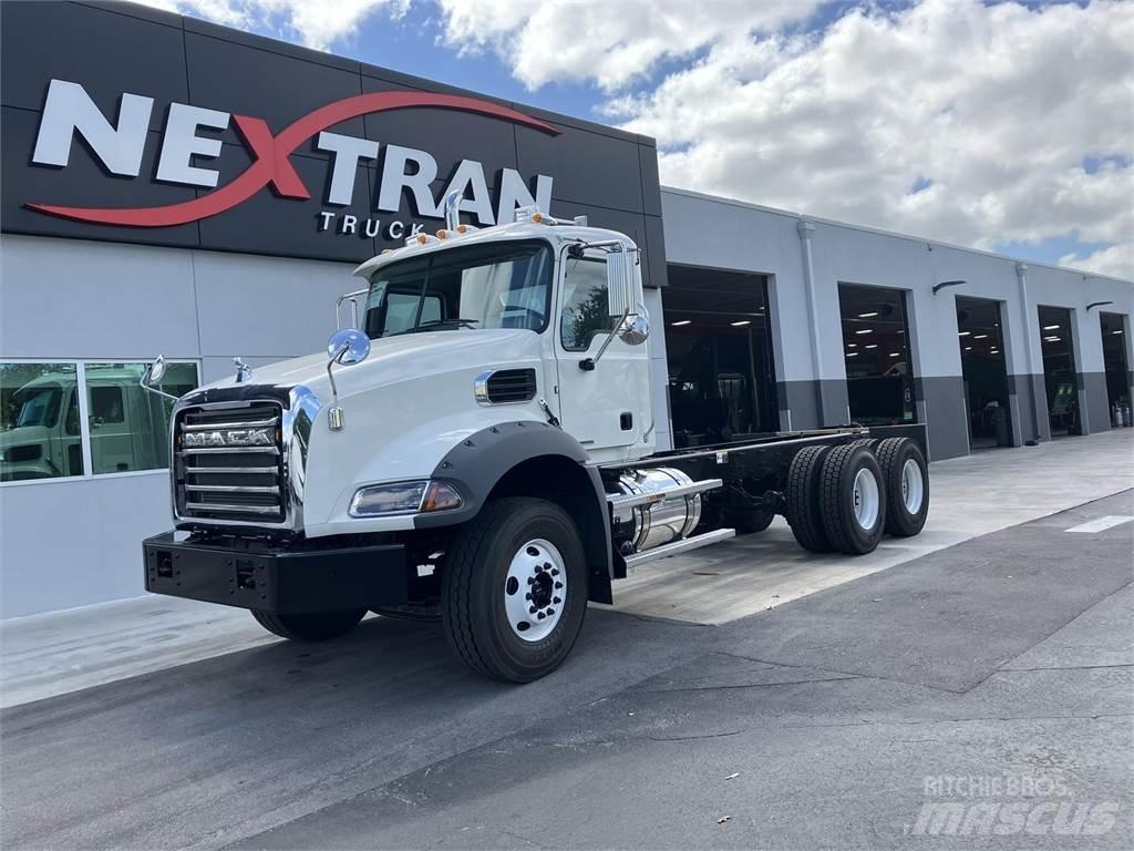 Mack GR64BRX Tovornjaki-šasije