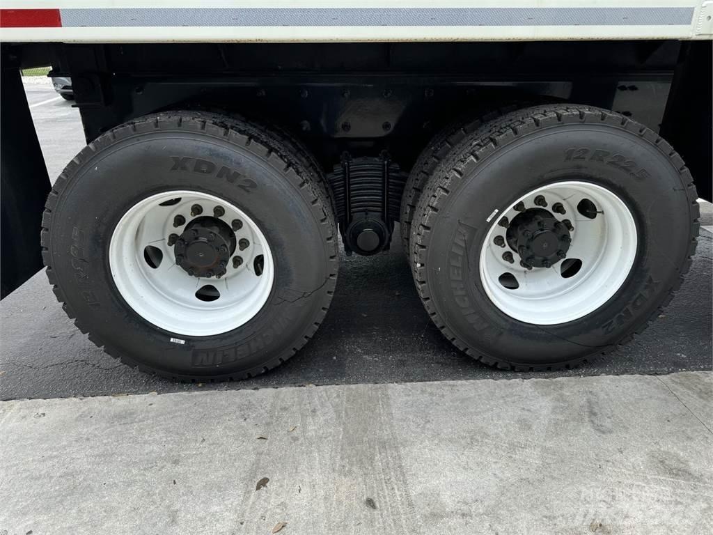 Mack GR64BRX Kiper tovornjaki
