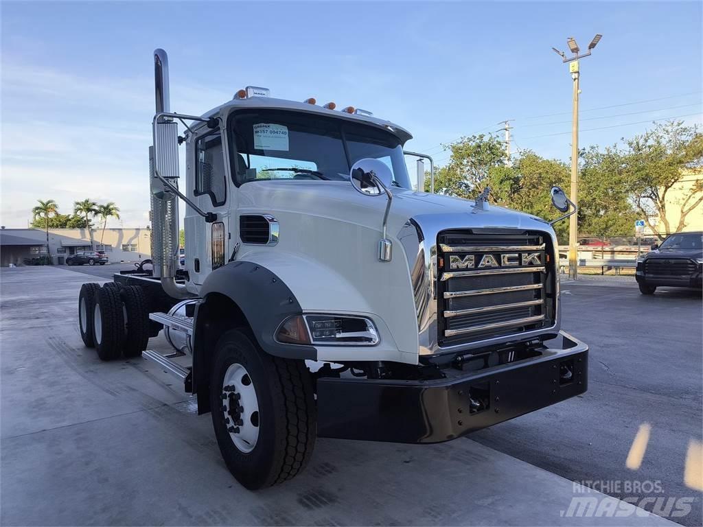 Mack GR64BX Kiper tovornjaki