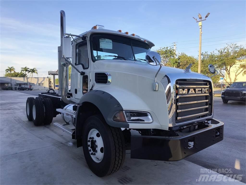 Mack GR64BX Kiper tovornjaki