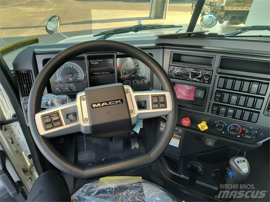 Mack GR64BX Kiper tovornjaki
