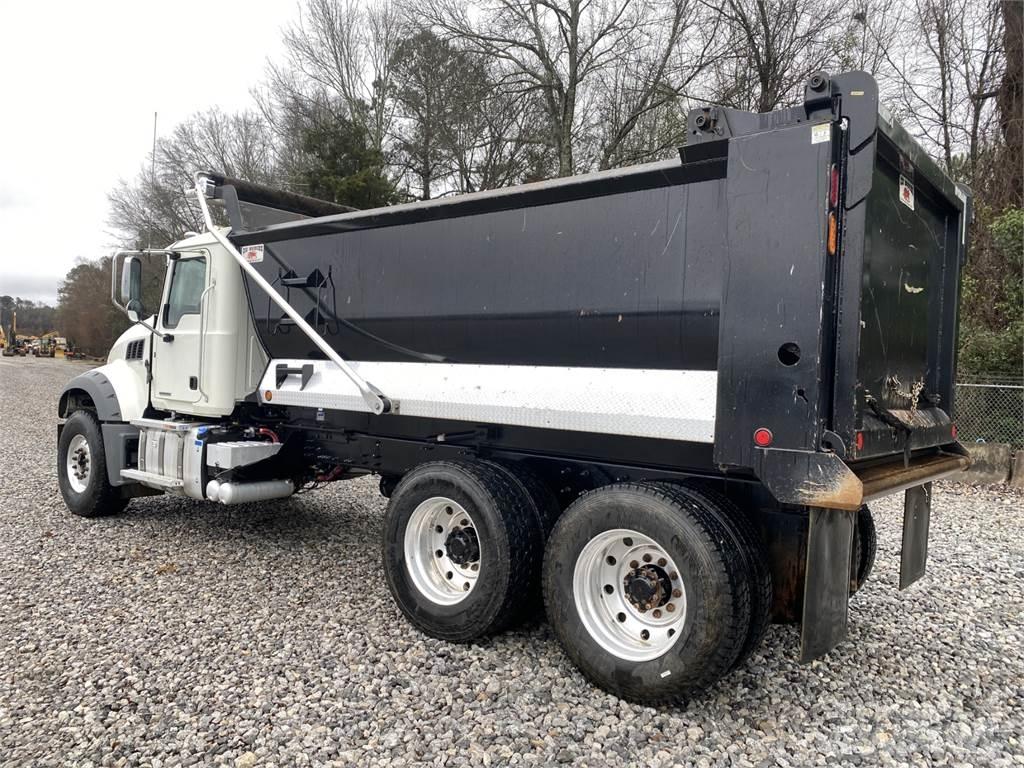 Mack GR64FR Kiper tovornjaki