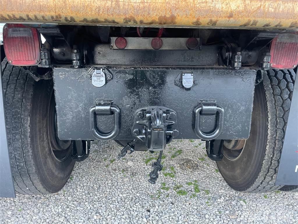 Mack GR64FR Kiper tovornjaki