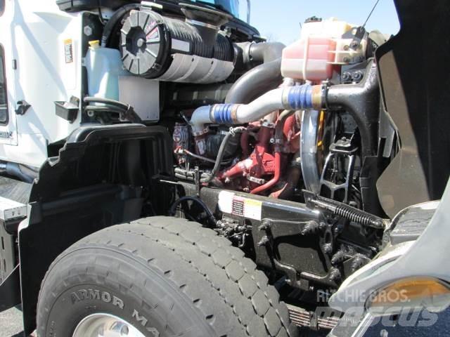 Mack GU713 Drugi tovornjaki