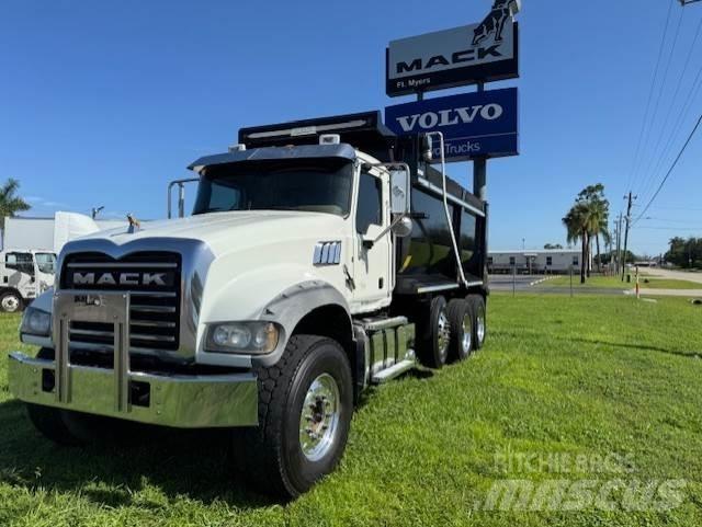 Mack GU713 Vlačilci