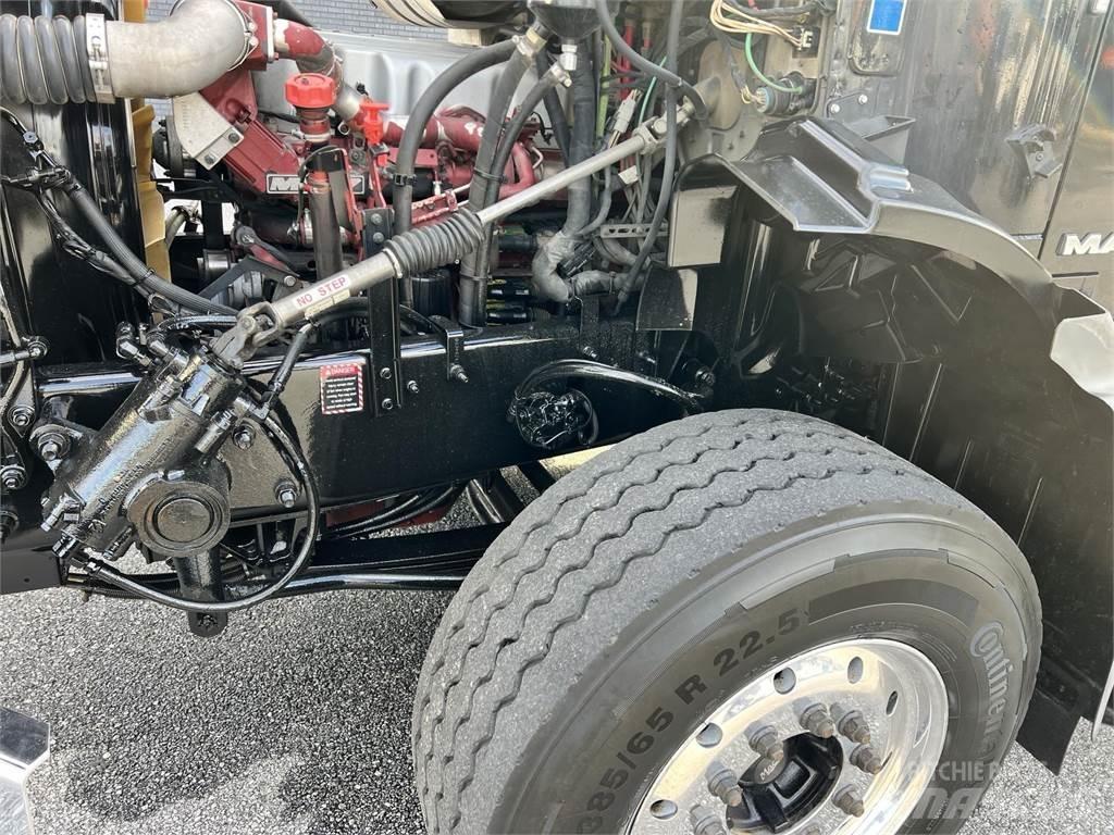 Mack GU813 Drugi tovornjaki
