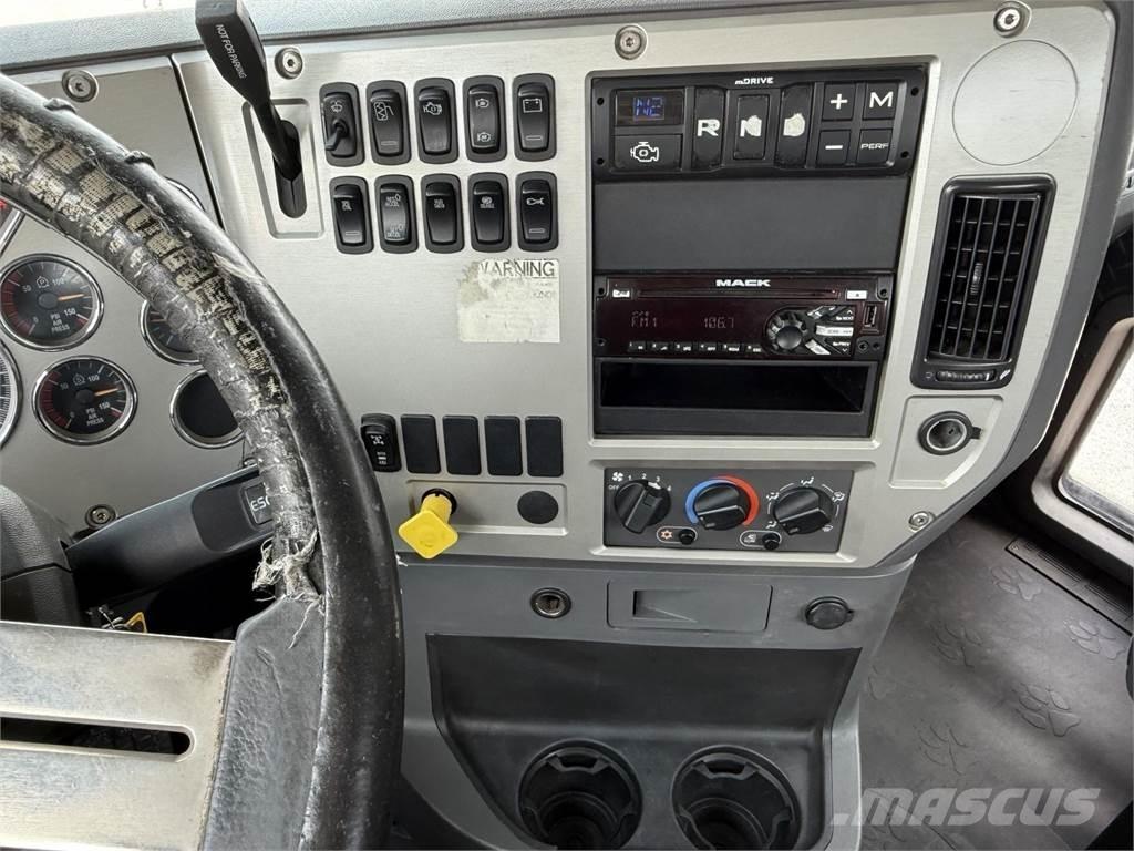 Mack GU813 Drugi tovornjaki