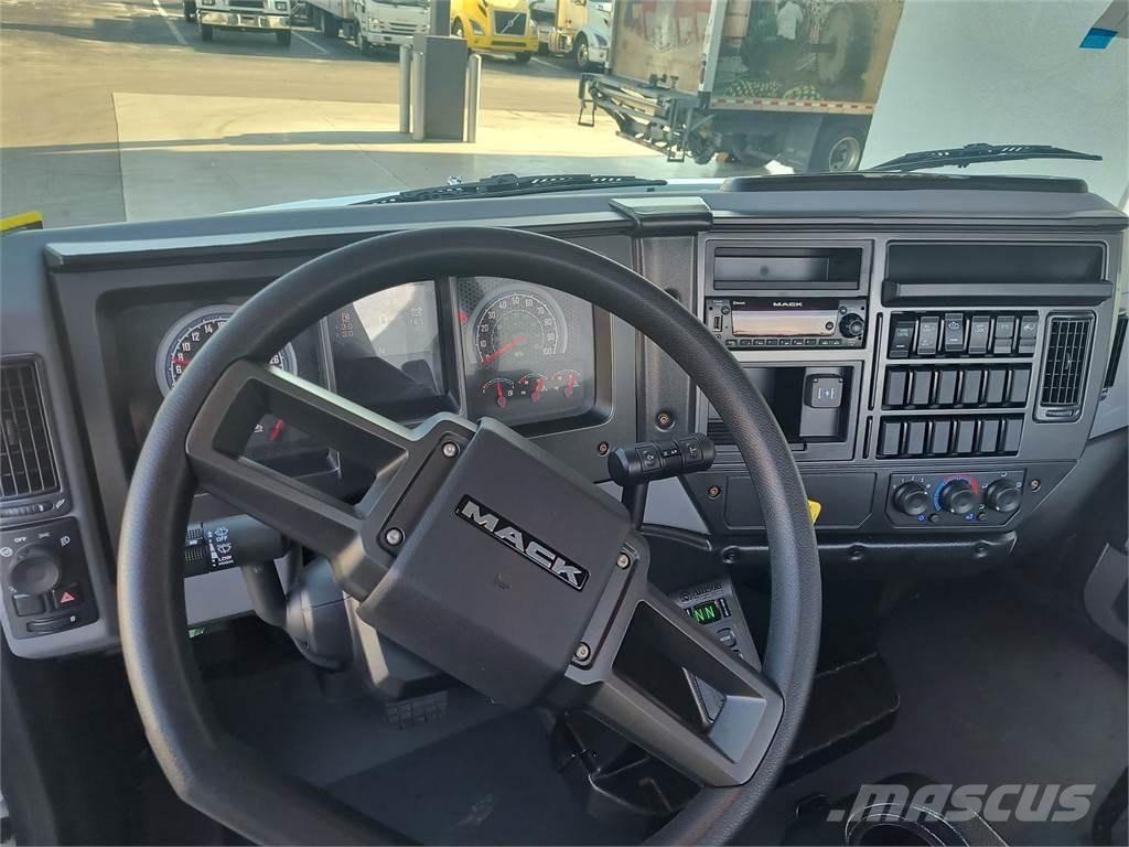Mack MD7 42R Tovornjaki-šasije