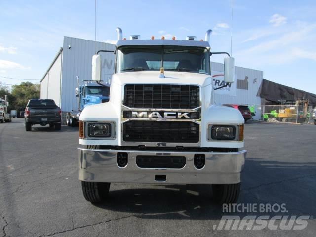 Mack PI64T Vlačilci