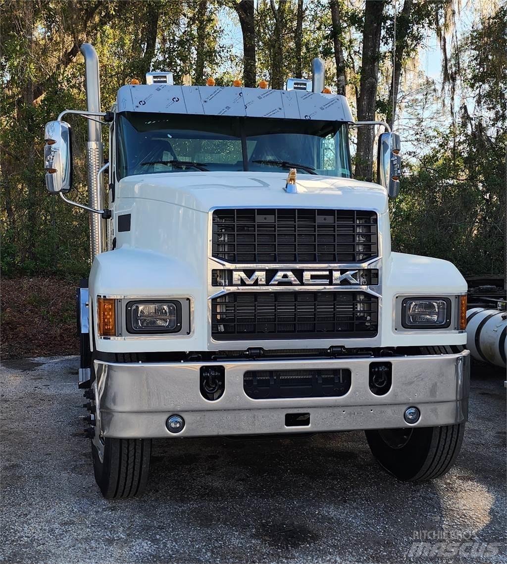 Mack PI64T Vlačilci
