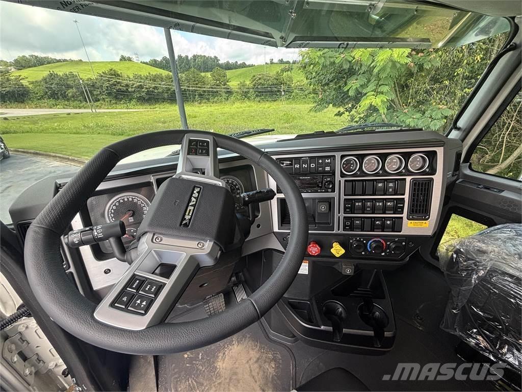 Mack PI64T Vlačilci