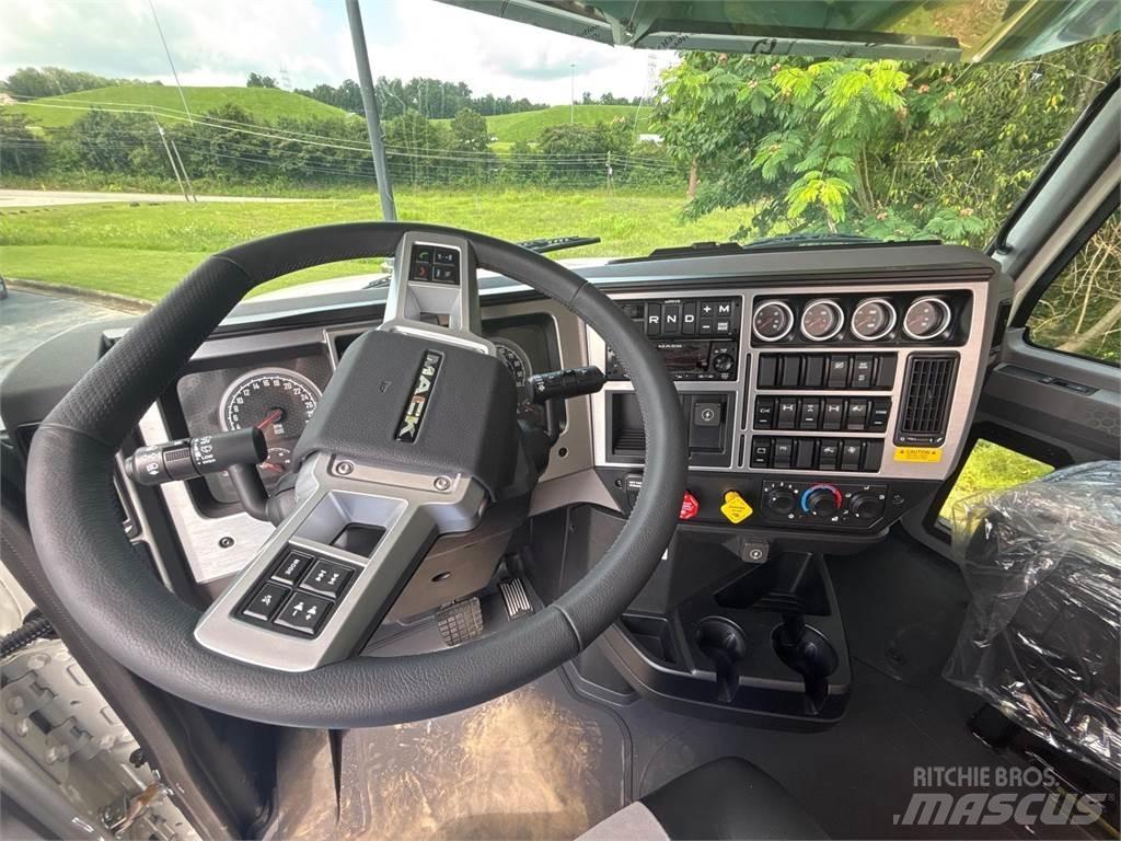 Mack PI64T Vlačilci