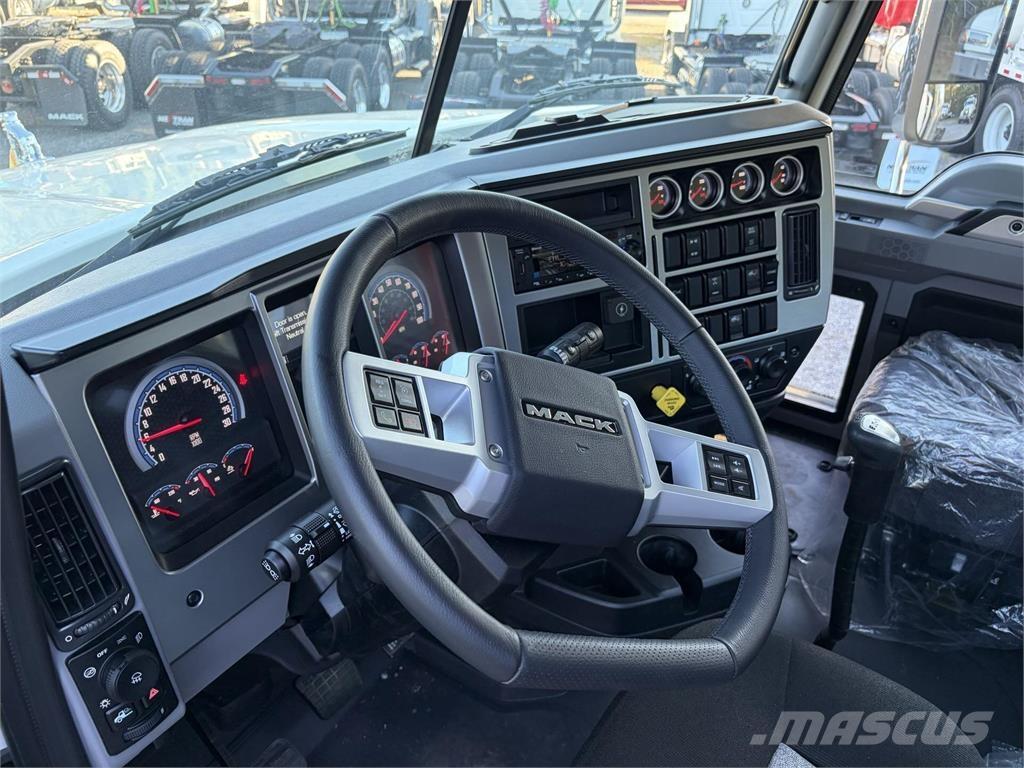 Mack PI64T Vlačilci